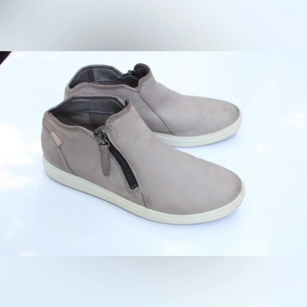 Ecco soft booties
